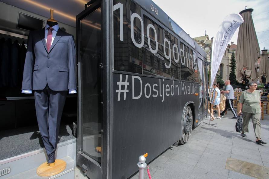 Zagreb: Na Cvjetnom trgu parkiran Varteksov Modabus gdje graÄani mogu isprobati robu