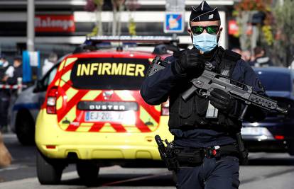 Novi napad u Francuskoj: Napao policajce i vikao 'Allahu akbar'