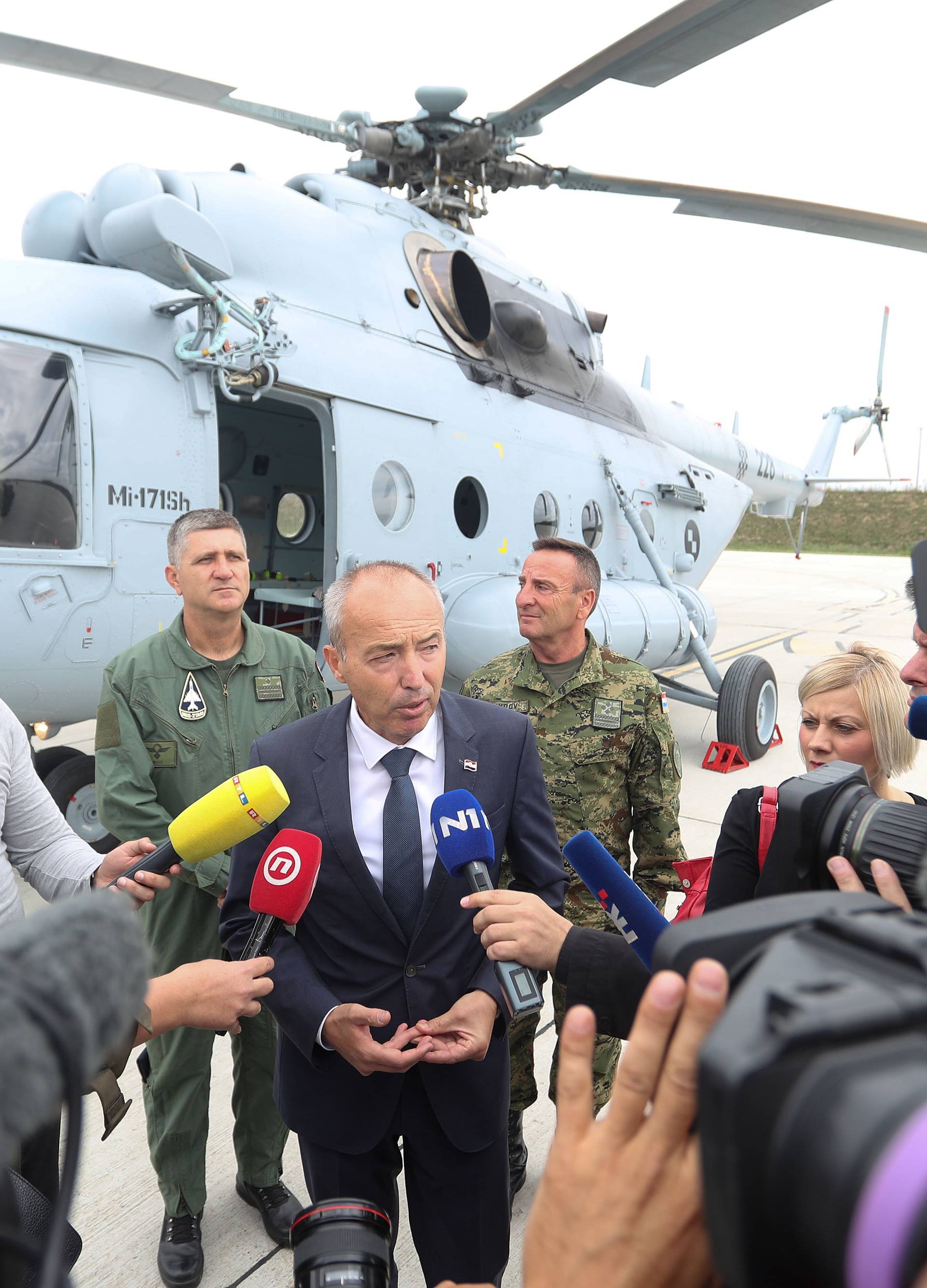 U vojarni âPukovnik Marko Å½ivkoviÄâ odrÅ¾an promotivni let u sklopu prezentacije remonta helikoptera Mi-171 Sh