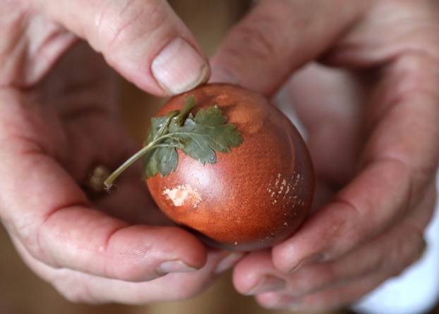 Bojanje Uskršnjih jaja na način kako su to radili naši stari