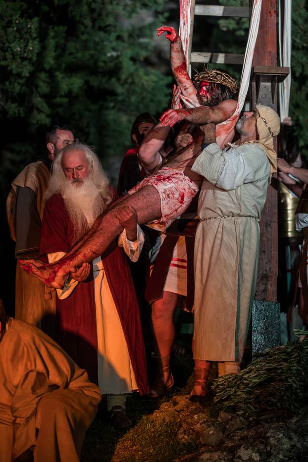 Imotski: Uprizorenje 24. Žive slike Muke Isusove