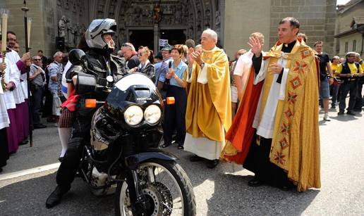 Njemačka: Bikeri se okupili na misi posvećenja