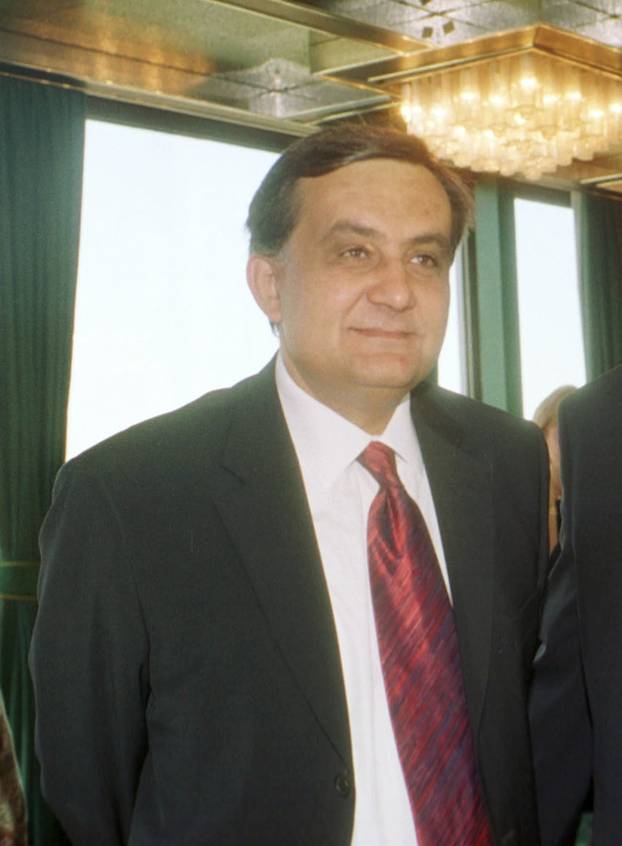 Zagreb: 03.11.2001., vjen?anje Žuži Jelinek i Milorada Ronkulina