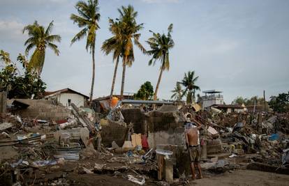 Tajfun Kalmaegi donio kišu i razaranje Vijetnamu, broj poginulih na Filipinima 200