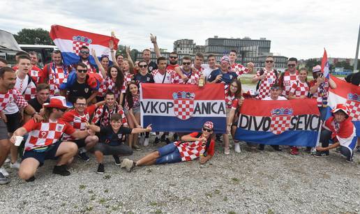 Navijači iz cijele Lijepe naše su stigli u Zagreb: 'Bravo Vatreni'