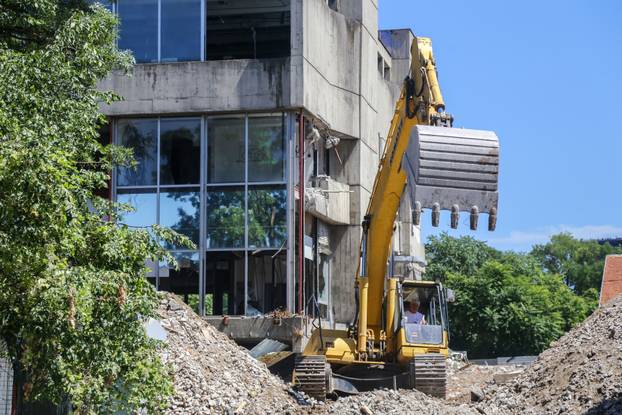 Zagreb: Rušenje stare zgrade Zagrebačke banke u Paromlinskoj