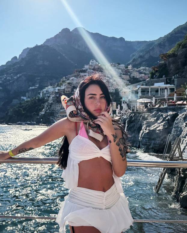 FOTO Tko je Nicki Nicole? Yamal i Argentinka prohodali su pa prekinuli, sad su opet zajedno