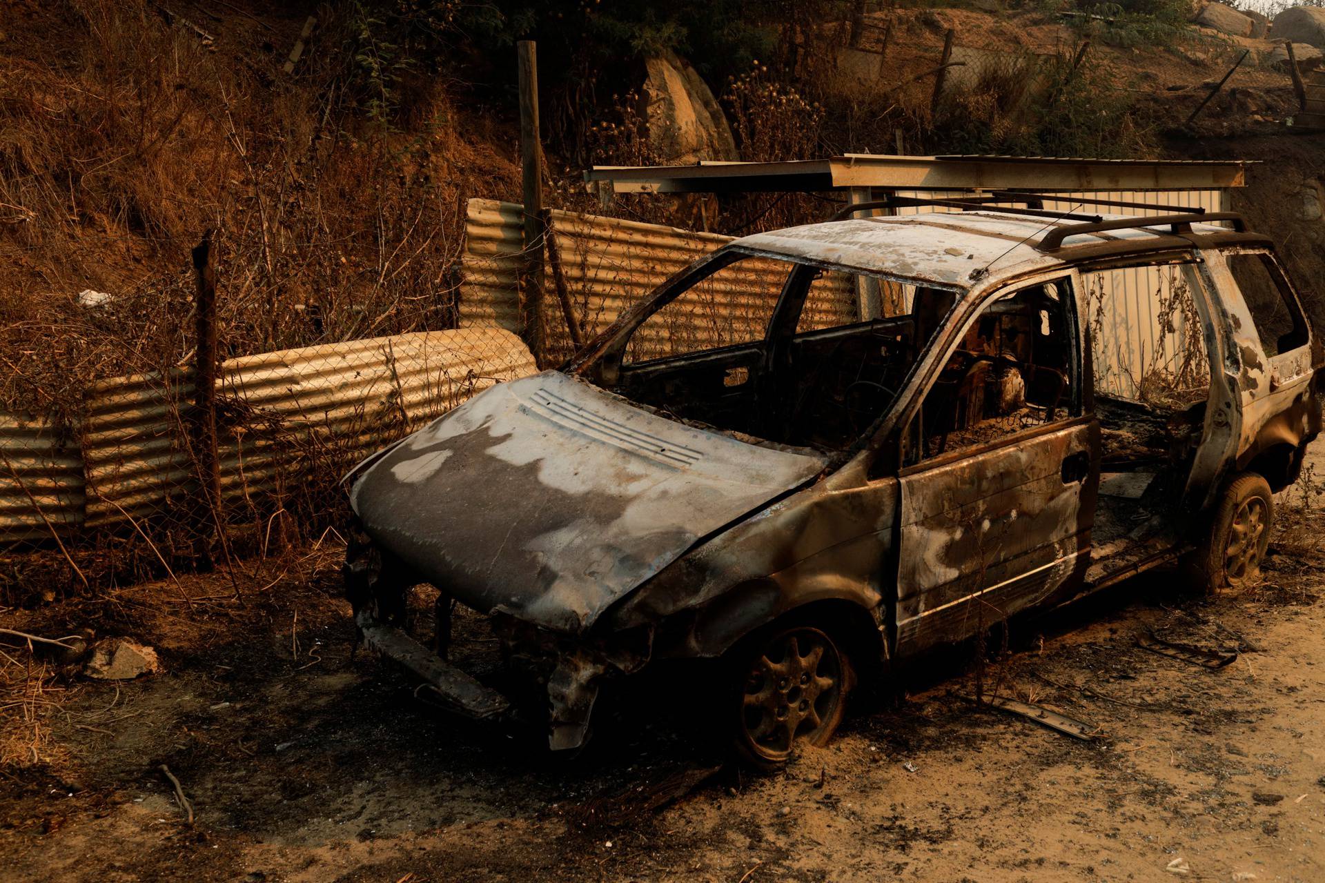 Raging forest fires turn deadly in Chile