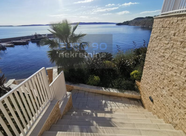 FOTO Oaza luksuza i privatnosti: Ova suvremena vila u Rtini ima sve što ste ikada mogli poželjeti