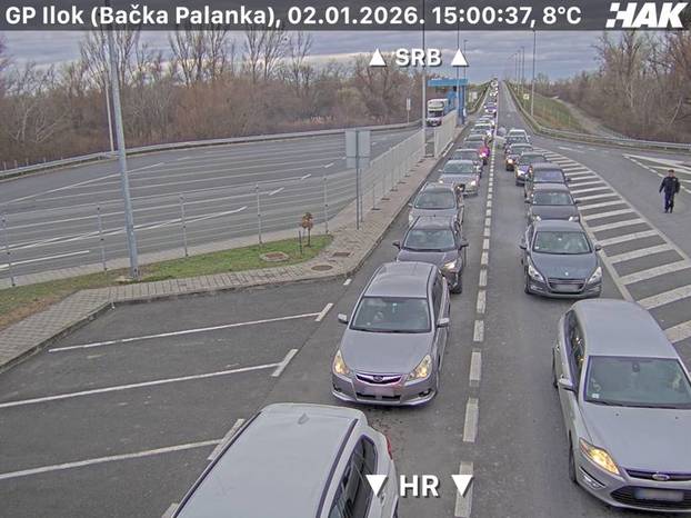 Počeo blagdanski povratak, na ulaz u Hrvatsku čekaju satima, pogledajte stanje na granicama