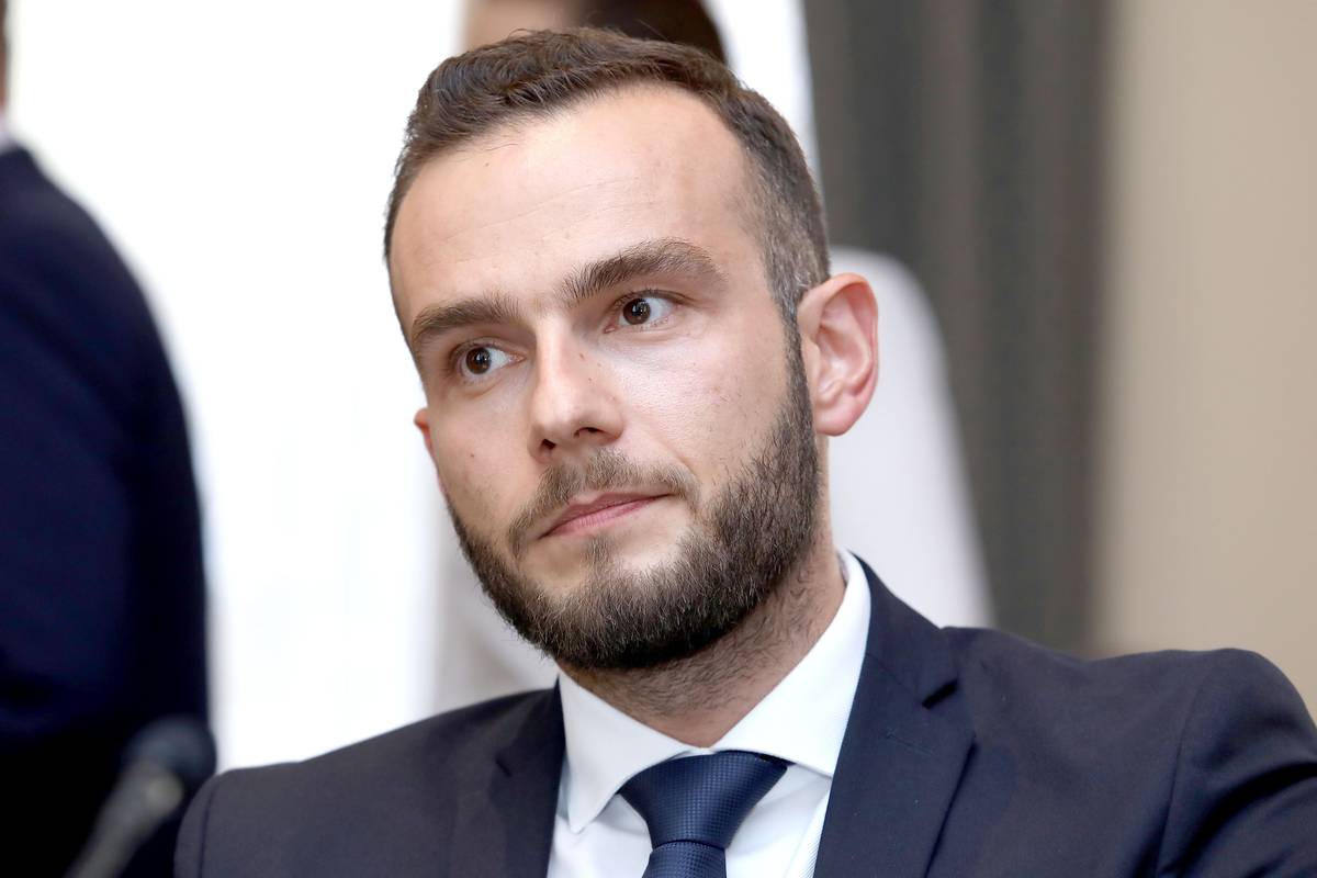 Potpisali dodatak kolektivnom ugovoru s javnim službama