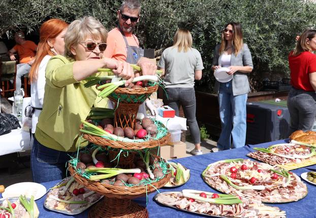 Šibenik: Podjela hrane na uskršnji ponedjeljak