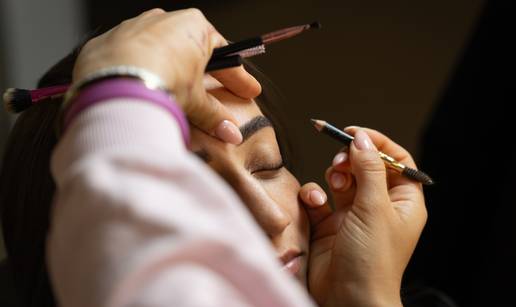 CHIX threading bar lansira novu nijansu olovke za obrve &ndash; COLDER!