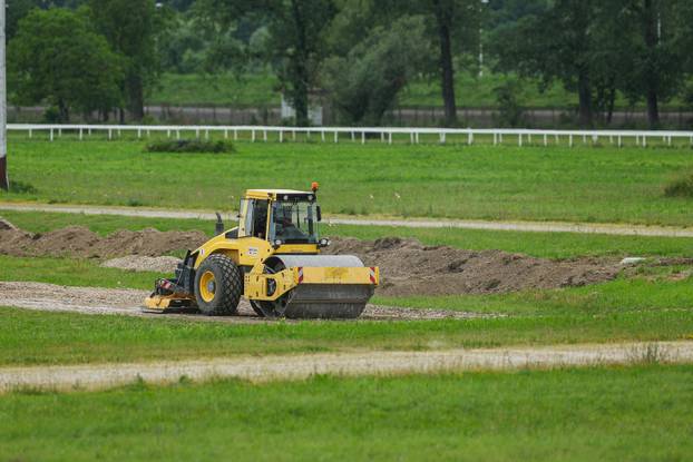 Zagreb: Radovi na Hipodromu za koncert Marka Perkovića