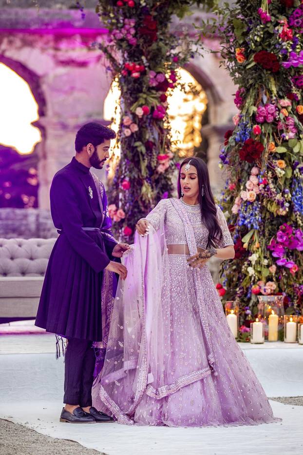 U pulskoj Areni, jednom od najljepših antičkih spomenika, upriličeno je snimanje raskošnog indijskog vjenčanja