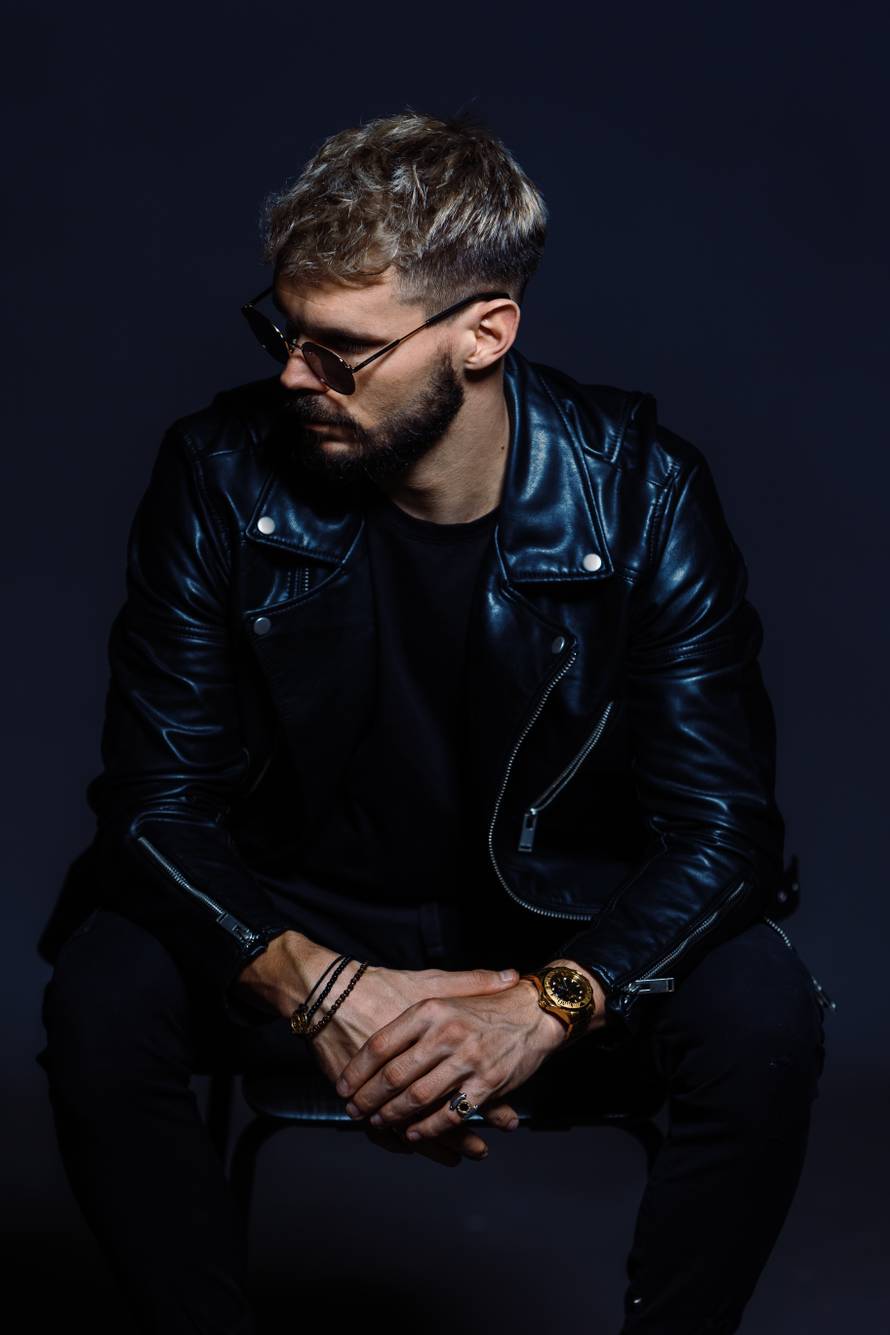 Jedan od napoznatijih DJ-eva i hrvatska Shakira izbacili novi plesni hit imena 'Ljubav na dug'