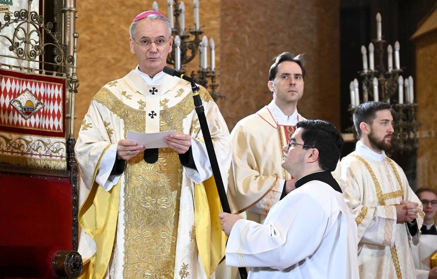 Proslava svetkovine Rođenja Gospodinova - Božića u zagrebačkoj katedrali