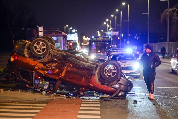 Zagreb: Teška prometna nesreća na aveniji Većeslava Holjevca