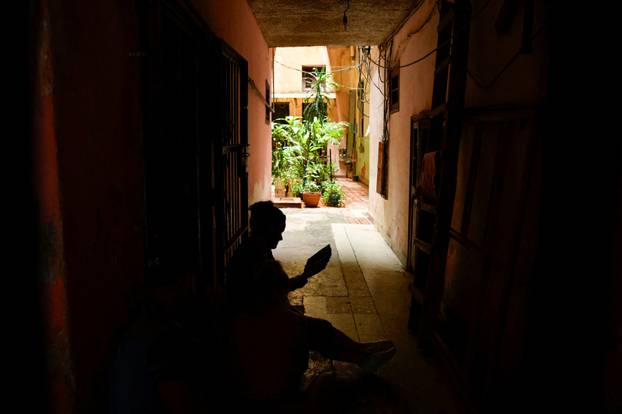 Cuba hit by total blackout