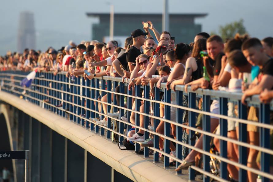 Zagreb: Veliki broj građana pratit će koncert sa savskog nasipa i Mosta slobode