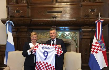 Predsjednica Macriju poklonila dres hrvatske reprezentacije