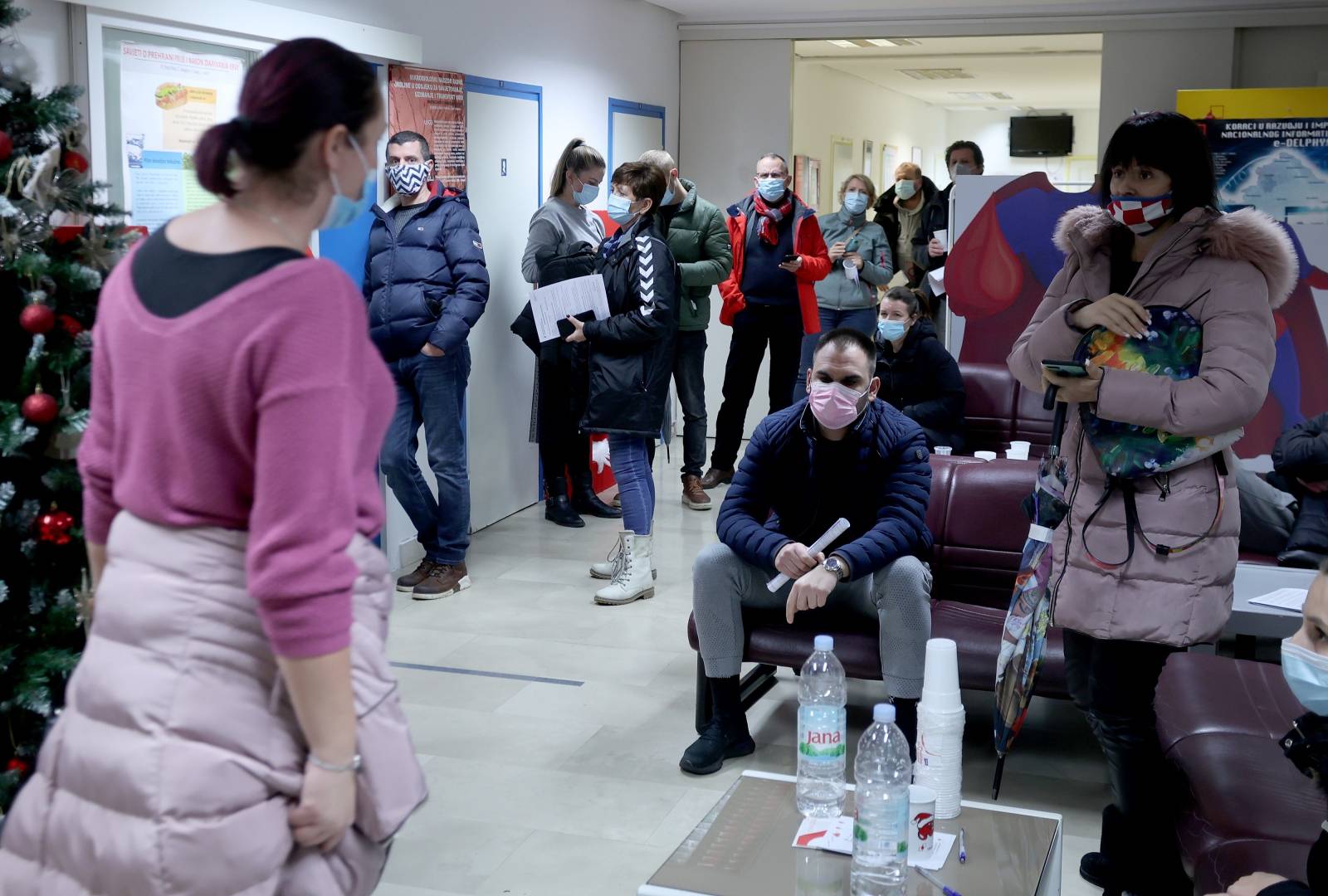 Zagreb: Brojni građani došli u Petrovu kako bi darivali krv