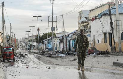 Somalija: 21 čovjek poginuo u napadu na hotel u Mogadišuu