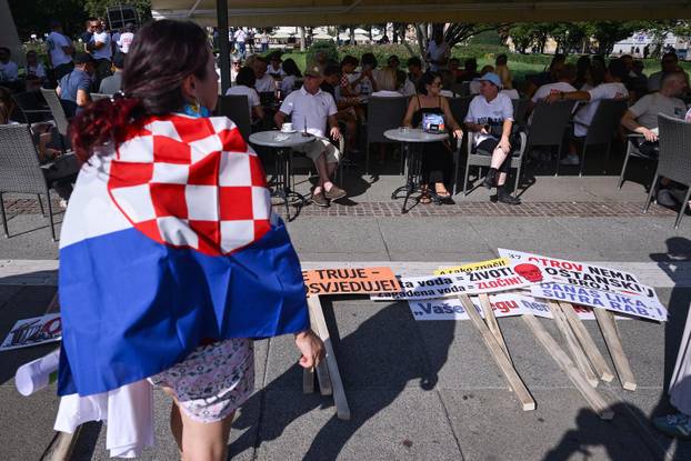 Zagreb: Okupljanje prosvjednika Hodaj za Liku, hodaj za Hrvatsku