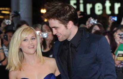 Pattinson je utočište potražio kod prijateljice R. Witherspoon