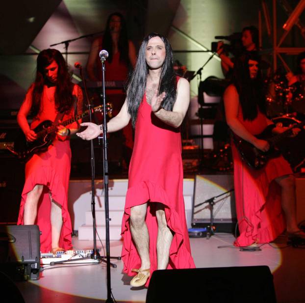 ARHIVA - Uz album godine Oliver nagrađen Porinom u još tri kategorije 2006. godine