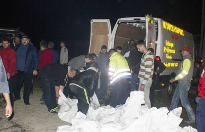 U Posavini su evakuirali 1300 ljudi, dvoje smatraju nestalima