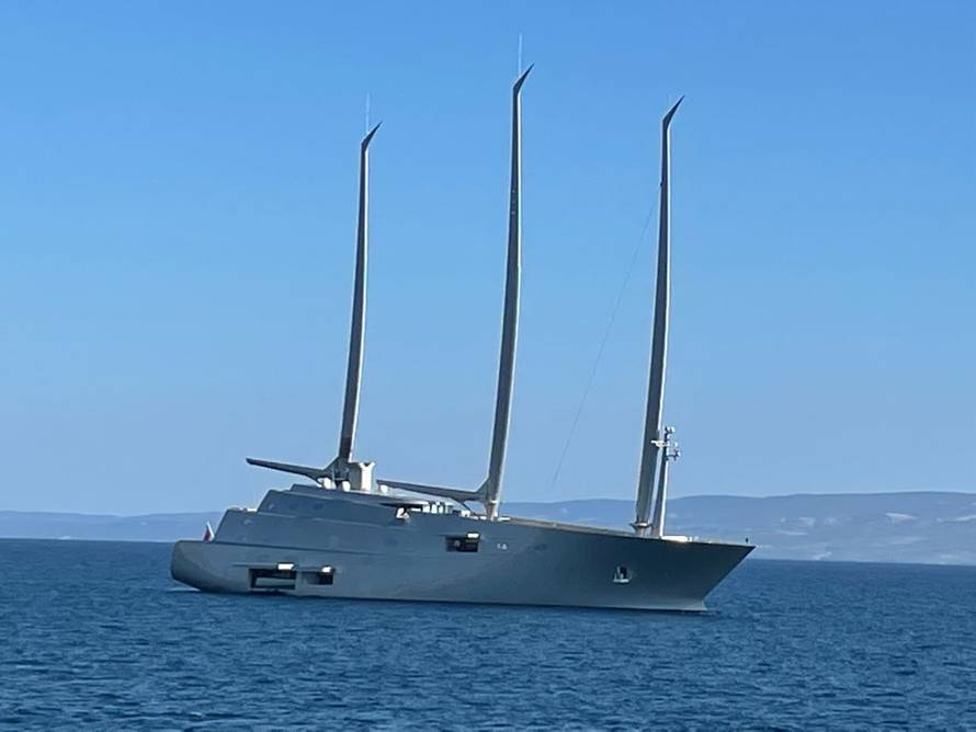 Kakav prizor! U Split je uplovila jahta najbogatije Srpkinje koja je dobra prijateljica Nine Badrić