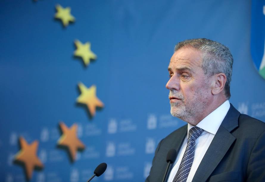 Zagreb: Konferencija za novinare gradolnaÄelnika grada Zagreba, Milana BandiÄa