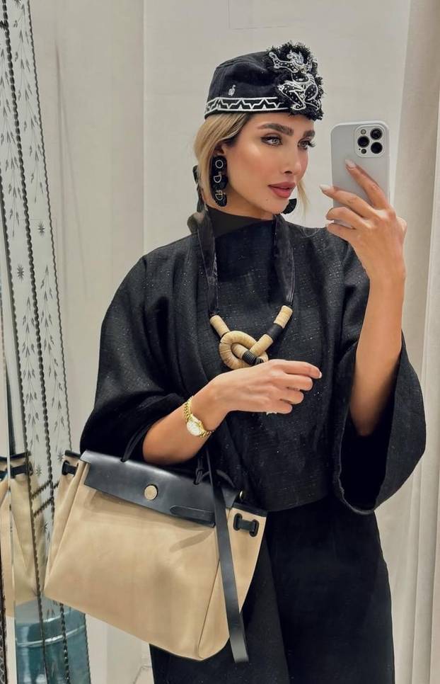 Tko je zlatna mladež Irana? Dok krv 'teče' ulicama, bahato se razmeću luksuzom i golotinjom