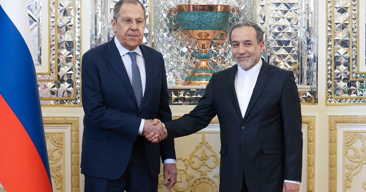 Russian Minister arrived in Tehran, with Iranian leaders in line with Iran Nuclear Program