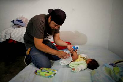 The Wider Image: "Hospitals are too risky": home birth in Mexico City