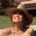 FOTO Bijeli badi&cacute; je malo toga sakrio! Pogledajte u kakvoj je fit formi Jennifer Lopez (56)