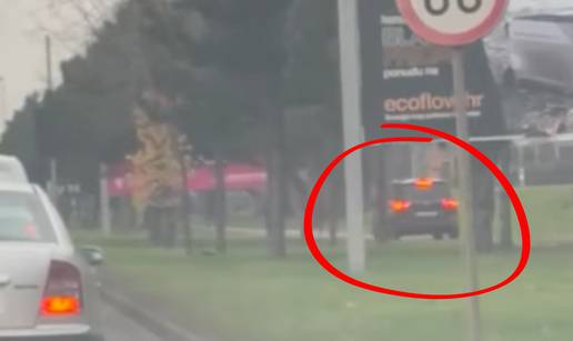 VIDEO Pogledajte bahatluk u Zagrebu! Vozi nogostupom kao da je cesta! Pješaci mu se miču