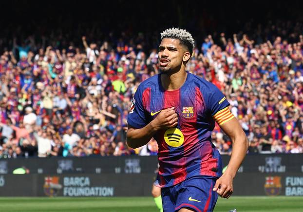 LaLiga - FC Barcelona v Rayo Vallecano