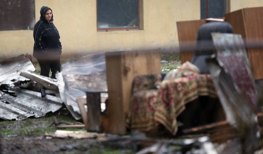 Drama kod Zagreba: Izvukla nepokretnog muža iz požara