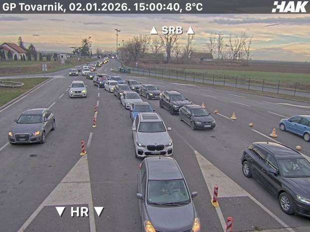 Počeo blagdanski povratak, na ulaz u Hrvatsku čekaju satima, pogledajte stanje na granicama