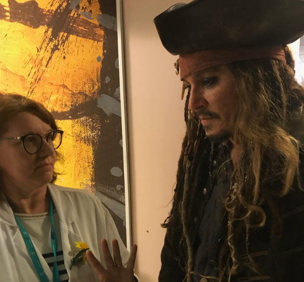Kapetan Jack Sparrow posjetio djecu oboljelu od raka u bolnici