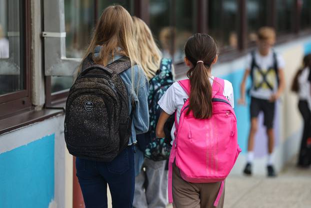 Zagreb: Prvi dan školske godine u OŠ Medvedgrad