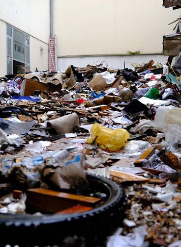 Zagreb: Deponij smeća pedeset metara od glavnog trga