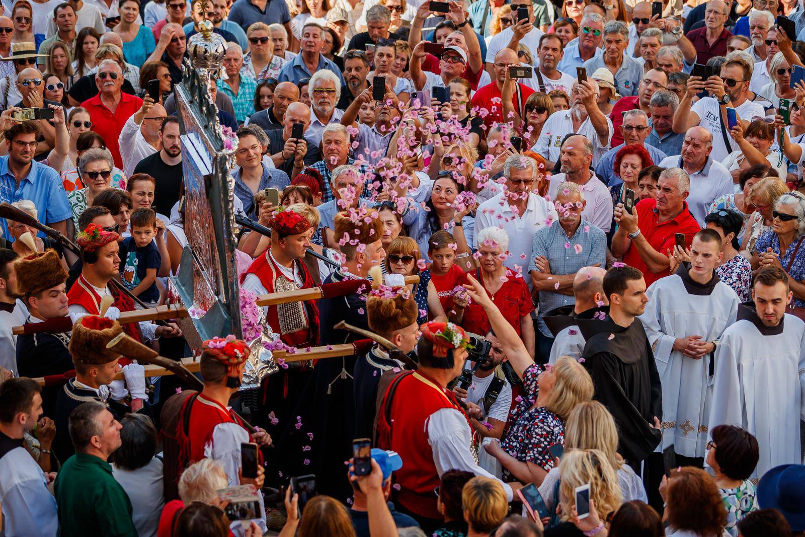 Sinj: Proslava blagdana Velike Gospe i skidanje Gospine slike prije procesije