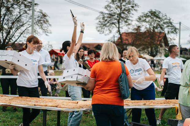 Hrvati oborili rekord: 'Imamo najdužu štrudlu na svijetu!'