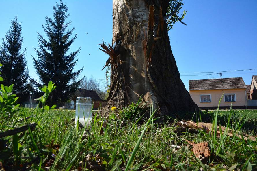 Motor auta odletio 50 metara: Poginuo ispred ujakove kuće...