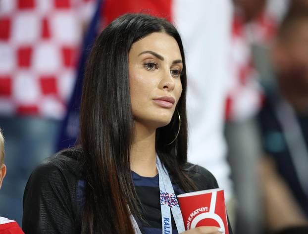 Soči: Vidine majka i supruga s malenim Davidom bodre reprezentativce s tribina