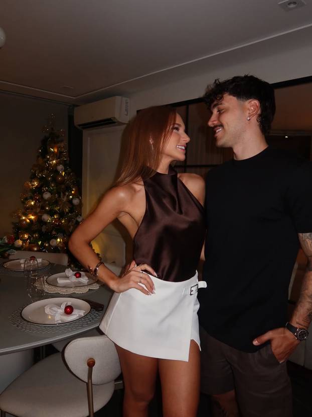 FOTO Od 'Tigrice' do odvjetnice. Ovo su paragvajske i francuske WAGS-ice: Koje su zanosnije?