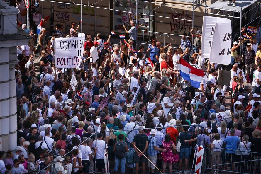 Tisuće prosvjednika preplavile središte Zagreba zbog otpada u Lici
